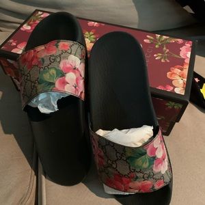 Gucci Bloom Slides